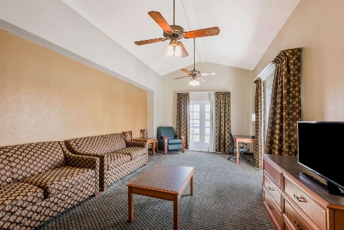 Baymont by Wyndham San Antonio Near South Texas Medical Ctr image 2