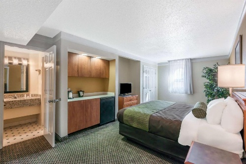 Baymont by Wyndham San Antonio Near South Texas Medical Ctr image 9